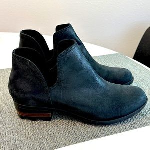 Sorel Lolla Cut Out Bootie Shootie 9.5 40.5